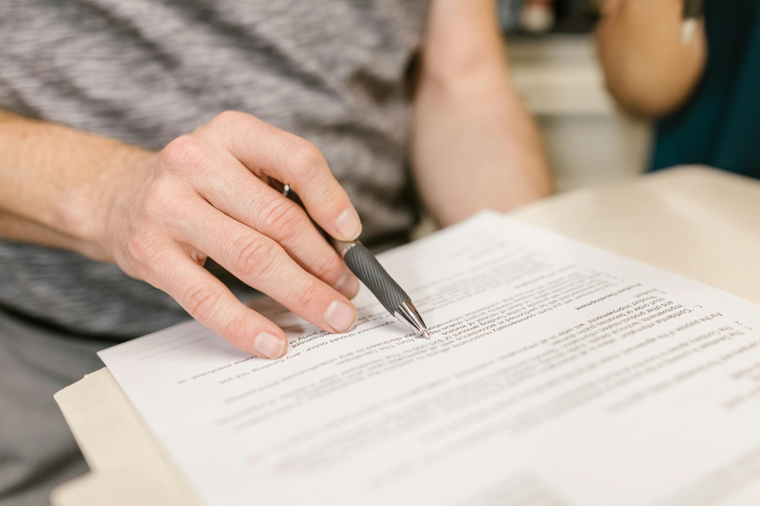 Modelos de contratos: os riscos de utilizá-los